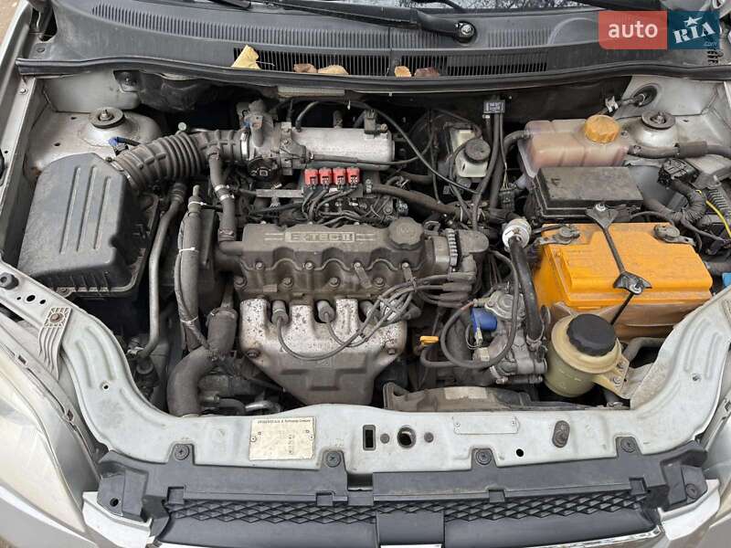 Седан Chevrolet Aveo 2007 в Днепре