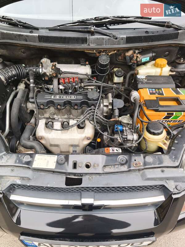 Седан Chevrolet Aveo 2006 в Днепре