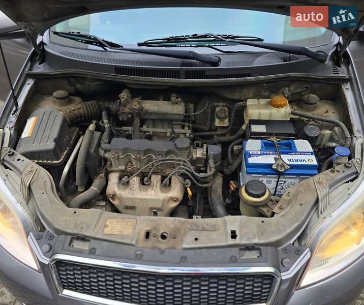 Хэтчбек Chevrolet Aveo 2011 в Киеве