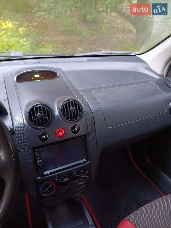 Хетчбек Chevrolet Aveo 2007 в Обухові