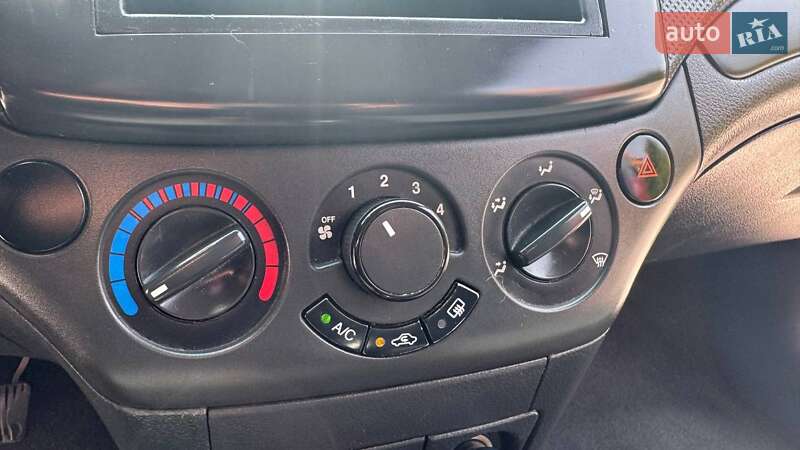 Седан Chevrolet Aveo 2009 в Днепре фото 14 Седан Chevrolet Aveo 2009 в Днепре