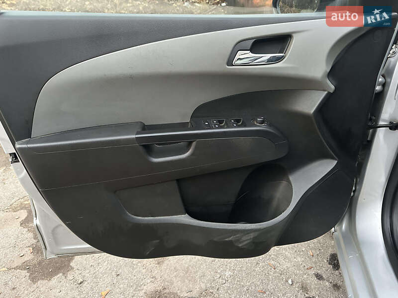 Седан Chevrolet Aveo 2012 в Харкові