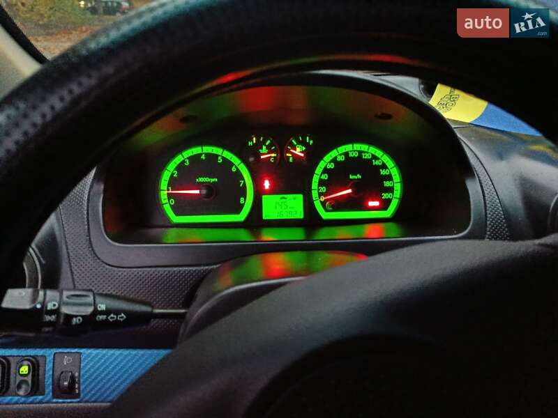 Седан Chevrolet Aveo 2006 в Нетешине