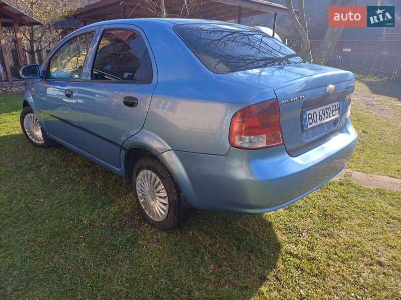 Седан Chevrolet Aveo 2005 в Косові