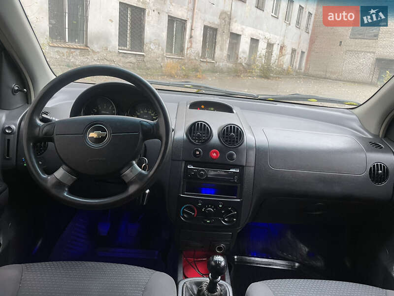 Хетчбек Chevrolet Aveo 2008 в Кривому Розі фото 14 Хетчбек Chevrolet Aveo 2008 в Кривому Розі