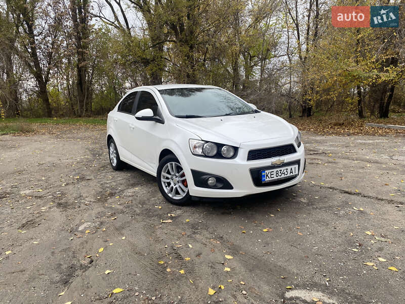 Седан Chevrolet Aveo 2014 в Дніпрі