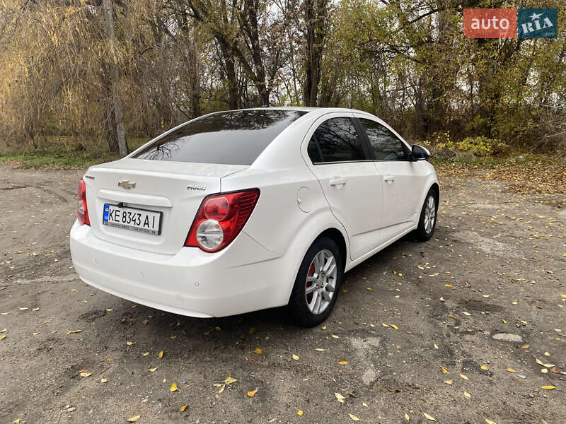 Седан Chevrolet Aveo 2014 в Дніпрі