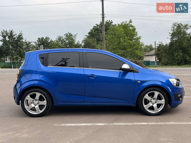 Хэтчбек Chevrolet Aveo 2012 в Киеве