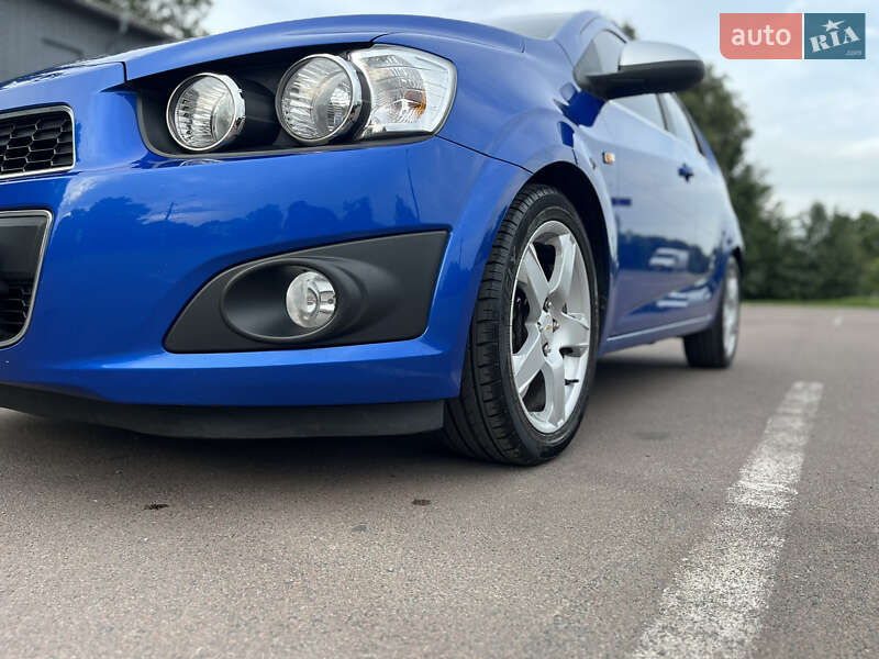 Хэтчбек Chevrolet Aveo 2012 в Киеве