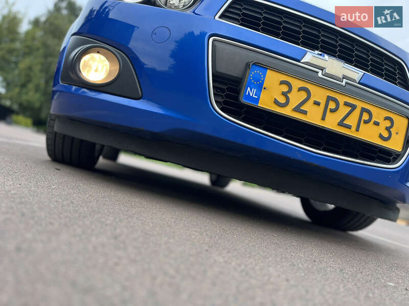 Хэтчбек Chevrolet Aveo 2012 в Киеве