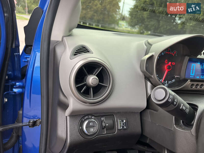 Хэтчбек Chevrolet Aveo 2012 в Киеве