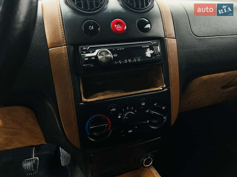 Хэтчбек Chevrolet Aveo 2005 в Харькове