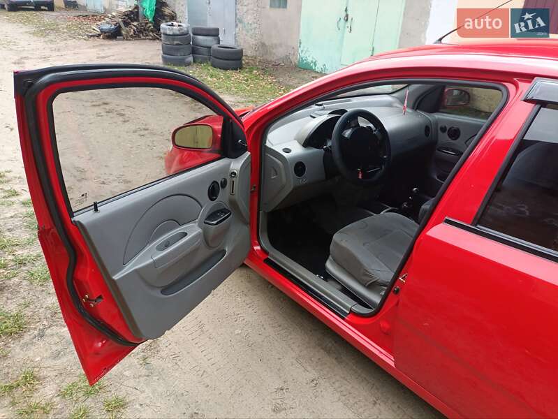 Седан Chevrolet Aveo 2004 в Житомире