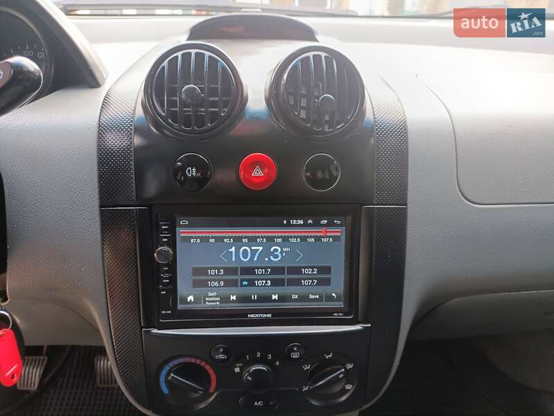 Седан Chevrolet Aveo 2004 в Житомире