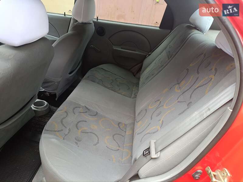 Седан Chevrolet Aveo 2004 в Житомире