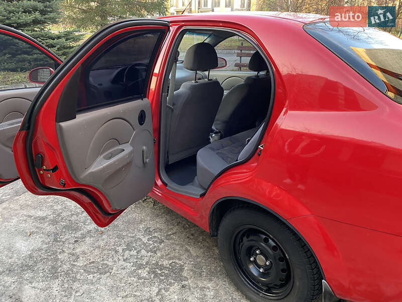 Седан Chevrolet Aveo 2005 в Нетішині