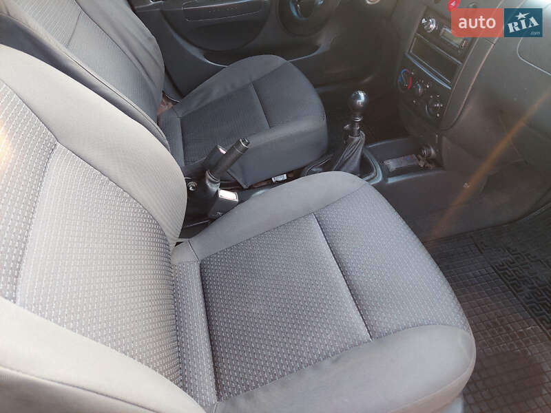 Седан Chevrolet Aveo 2006 в Николаеве фото 10 Седан Chevrolet Aveo 2006 в Николаеве