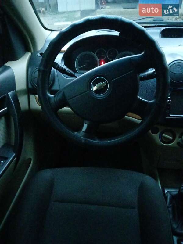 Седан Chevrolet Aveo 2008 в Сокирянах