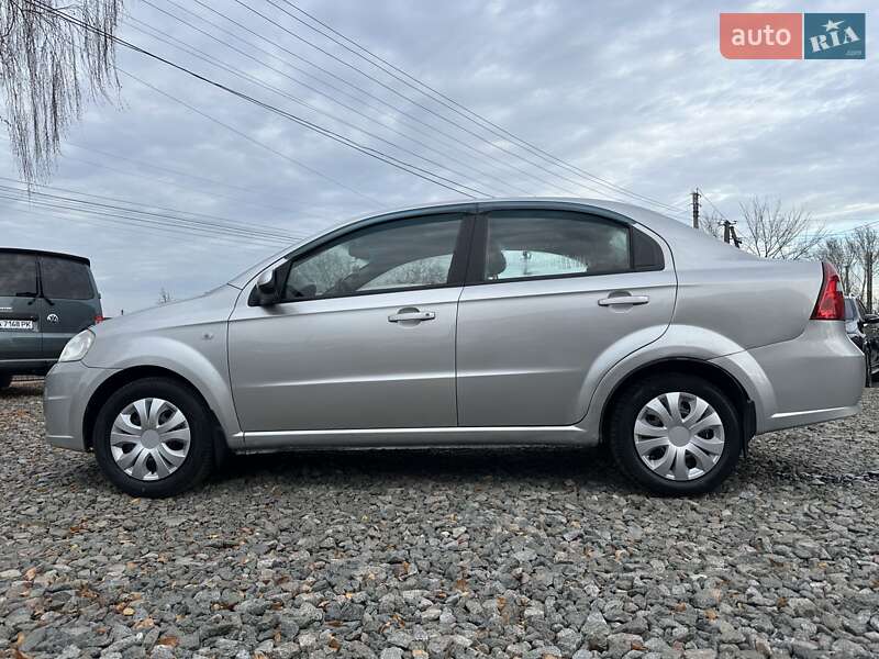 Седан Chevrolet Aveo 2008 в Смеле