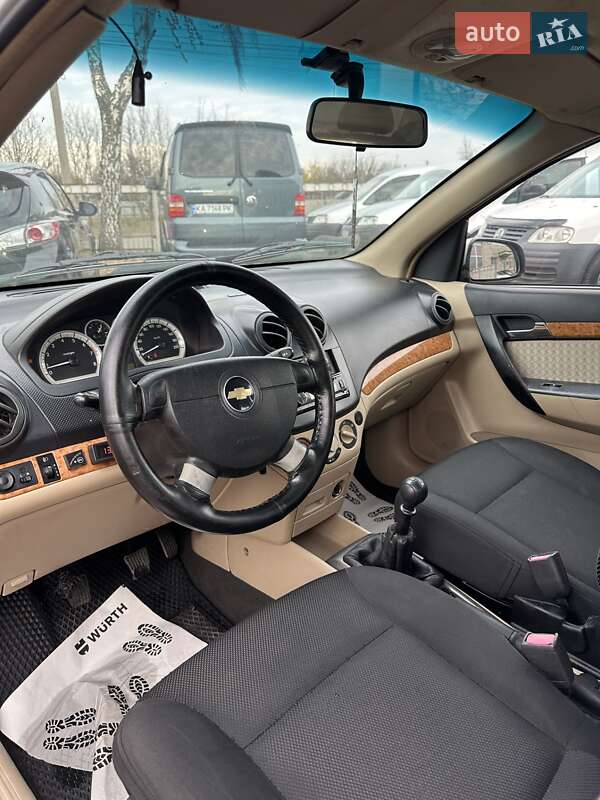 Седан Chevrolet Aveo 2008 в Смеле