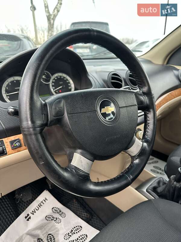 Седан Chevrolet Aveo 2008 в Смеле