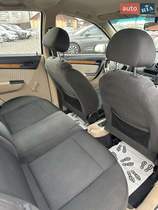 Седан Chevrolet Aveo 2008 в Смеле