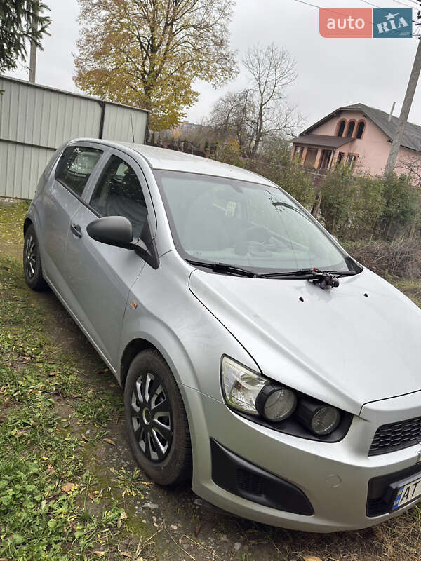 Хэтчбек Chevrolet Aveo 2012 в Ивано-Франковске