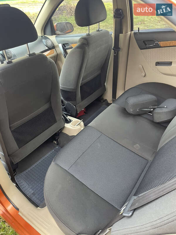 Седан Chevrolet Aveo 2007 в Хотине