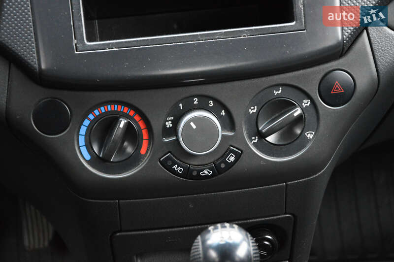 Седан Chevrolet Aveo 2006 в Павлограде