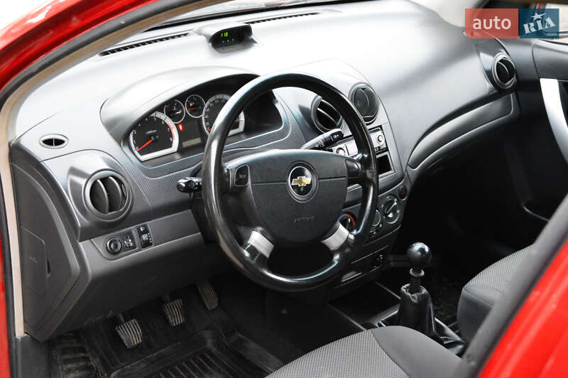 Седан Chevrolet Aveo 2006 в Павлограде