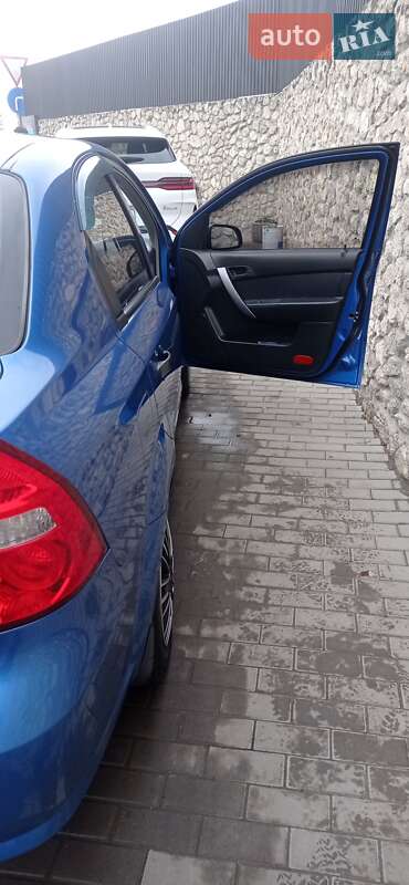 Седан Chevrolet Aveo 2008 в Тернополі