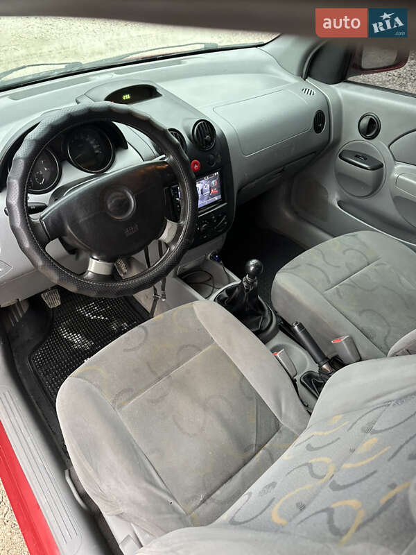 Седан Chevrolet Aveo 2005 в Тернополі