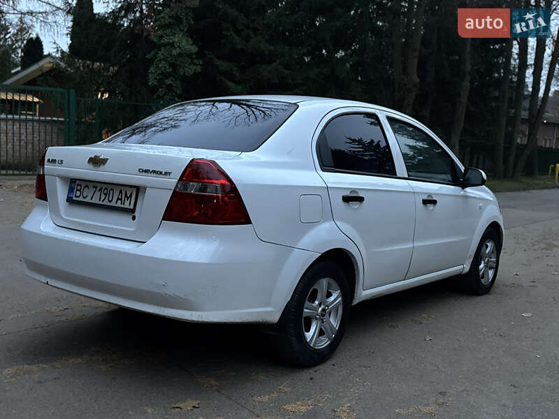 Седан Chevrolet Aveo 2006 в Львове