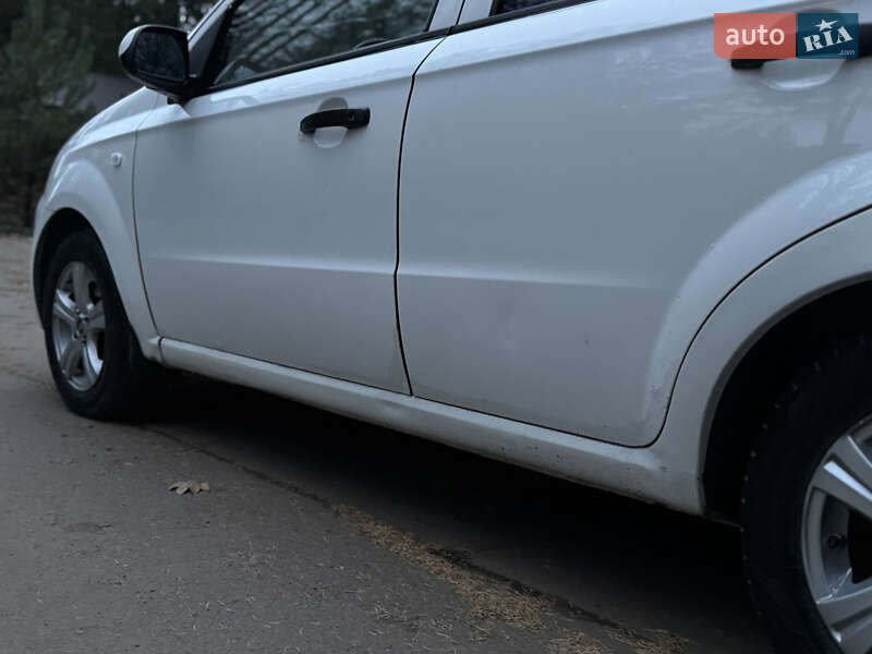 Седан Chevrolet Aveo 2006 в Львове