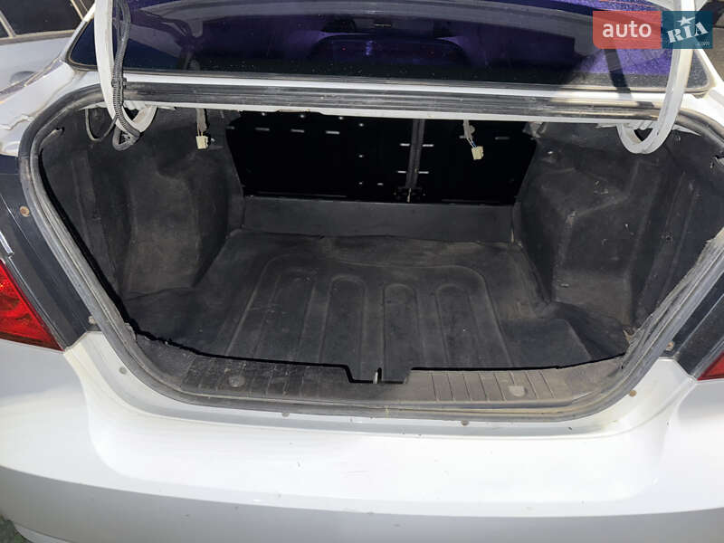 Седан Chevrolet Aveo 2006 в Львове