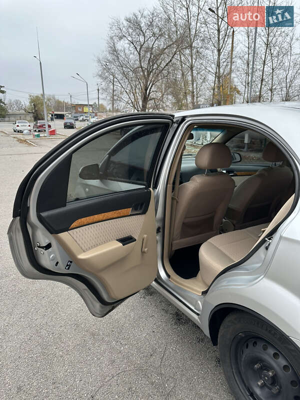 Седан Chevrolet Aveo 2007 в Днепре