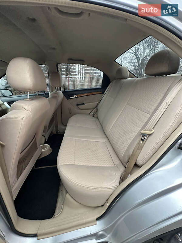 Седан Chevrolet Aveo 2007 в Днепре