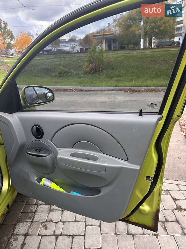 Седан Chevrolet Aveo 2004 в Харькове