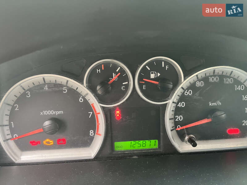 Хэтчбек Chevrolet Aveo 2006 в Полонном