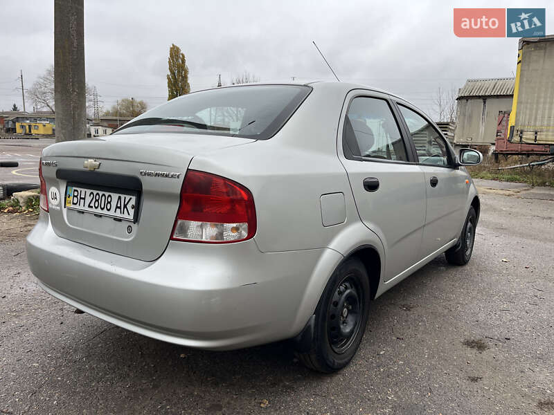 Седан Chevrolet Aveo 2005 в Подольске