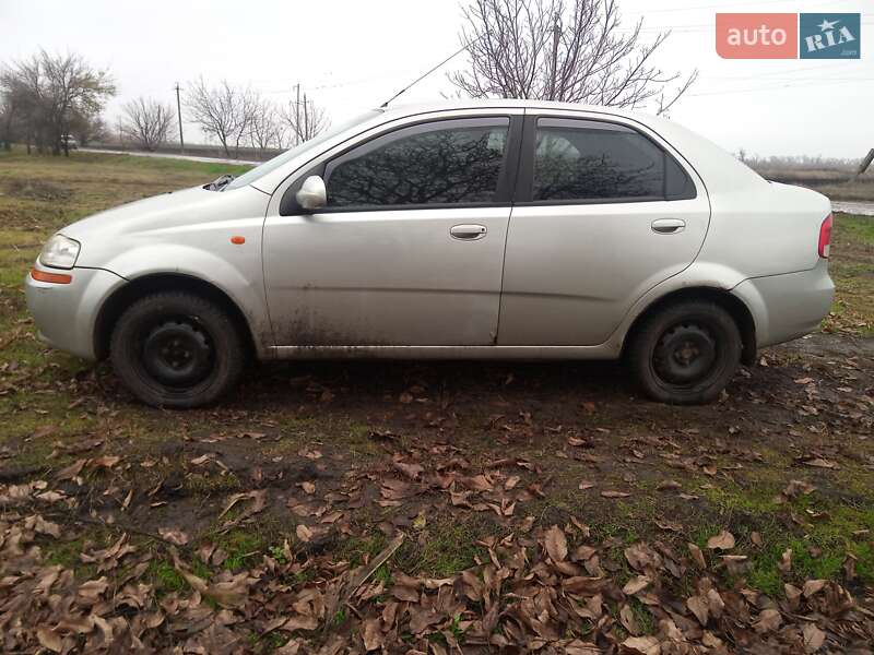 Седан Chevrolet Aveo 2004 в Лозовой