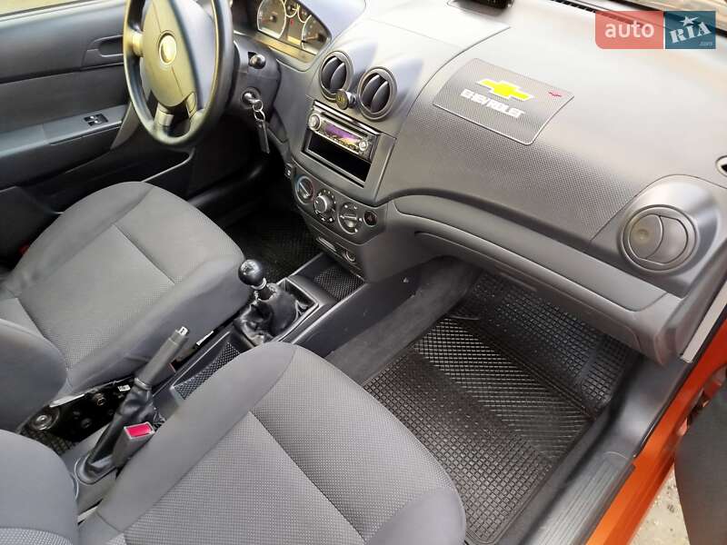 Седан Chevrolet Aveo 2006 в Днепре