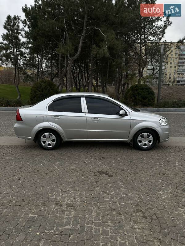 Седан Chevrolet Aveo 2008 в Днепре