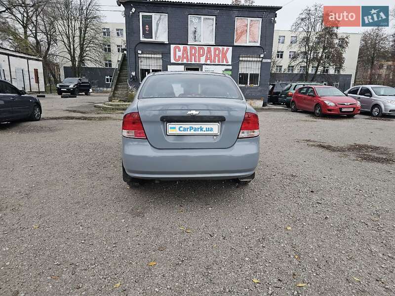 Седан Chevrolet Aveo 2004 в Каменском