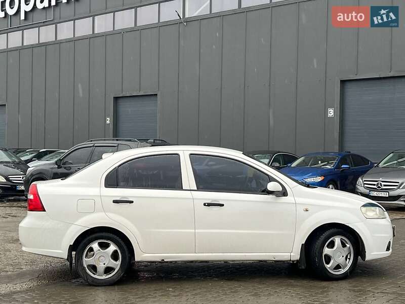 Седан Chevrolet Aveo 2006 в Львове