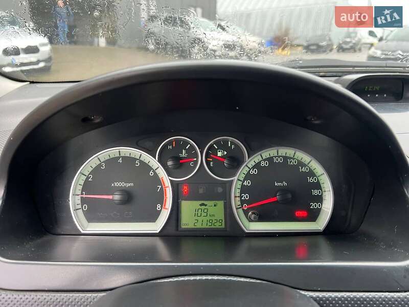 Седан Chevrolet Aveo 2006 в Львове