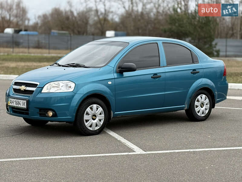Седан Chevrolet Aveo 2009 в Киеве