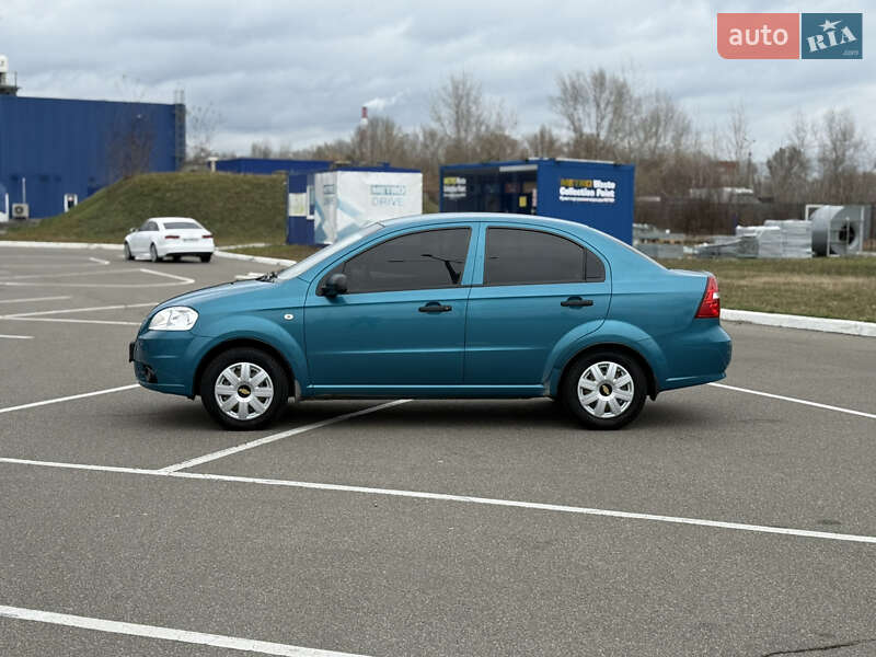 Седан Chevrolet Aveo 2009 в Киеве