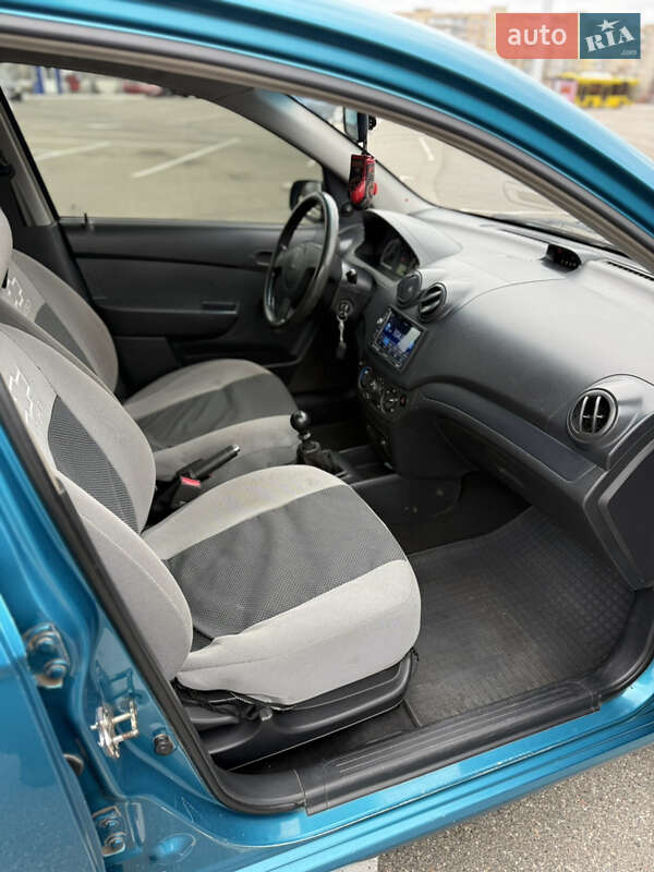 Седан Chevrolet Aveo 2009 в Киеве