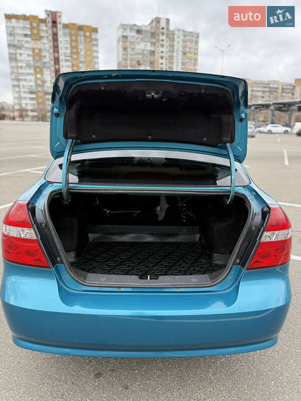 Седан Chevrolet Aveo 2009 в Киеве